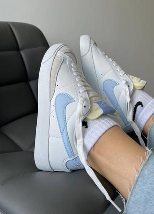 Женские кроссовки nike blazer low white blue