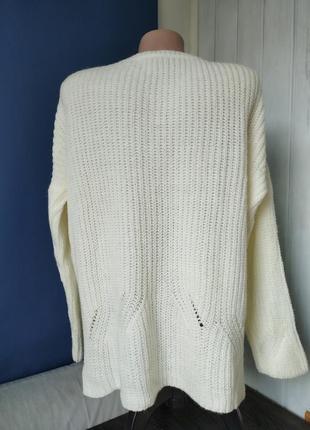 Свитшот белый свободного кроя с приспущенными плечами зима3 фото