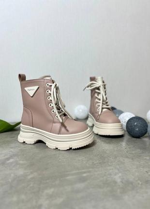 Зимові черевики для дівчинки