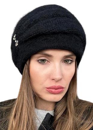 Тепла вʼязана шапка вовна