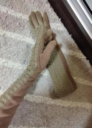 Длинные теплые бежевые перчатки2 фото