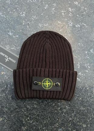 Шапка stone island чорна з патчем