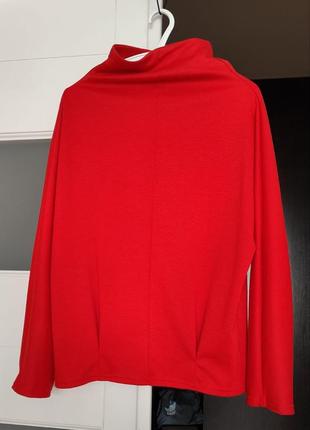 Стильный со свободным горлом яркий красный червоний