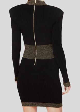 Платье чёрное трикотажное с золотыми пуговицами4 фото
