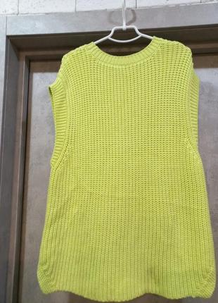 Ярка,стильная,фирменная, крупная повязка,жилетка,светер, безрукавка6 фото