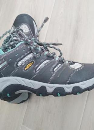 Мембранные женские кроссовки waterproof keen dry.