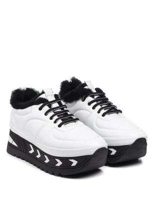 Кроссовки женские кожаные белые на стильной черной платформе со шнуровками 483цz-в
