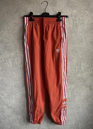 Нейлонові жіночі джогери adidas s xs