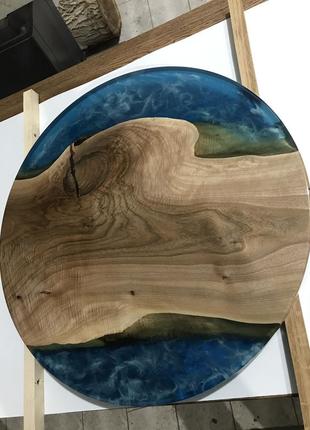 Дизайнерский круглый стол река из эпоксидной смолы и дерева7 фото