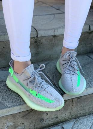 Женские кроссовки adidas yeezy boost