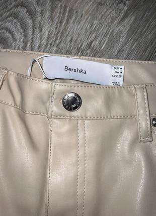 Трендовые стильные брюки эко кожа в новинке модели клеш!!bershka5 фото
