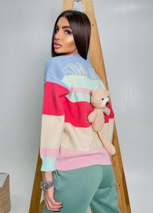 Женские стильные оверсайз свитера с мишками в самых тончайших цветах6 фото