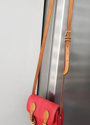 Сумка ralph lauren, кожаная сумка кроссбоди, красная сумочка ralph lauren, сумка через плечо7 фото