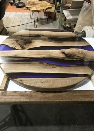 Дизайнерський круглий стіл річка з епоксидної смоли та дерева2 фото