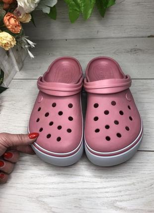 Женские пудровые кроксы на платформе, crocs crocband platform clog шлепанцы6 фото