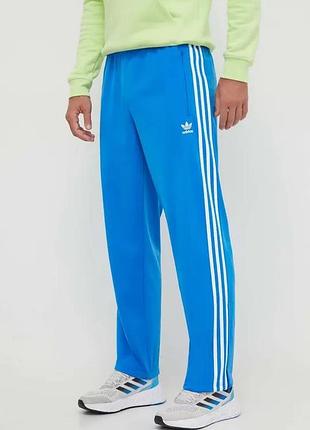 Спортивні штани adidas foto originals ij7056