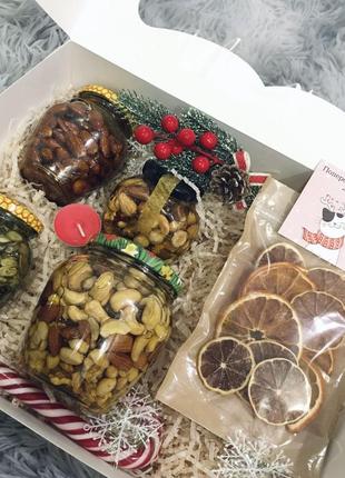Подарочный набор ассорти орешки с медом3 фото
