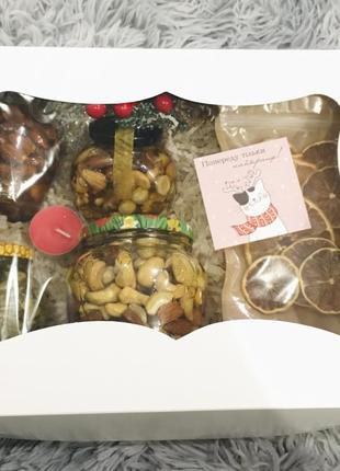 Подарочный набор ассорти орешки с медом