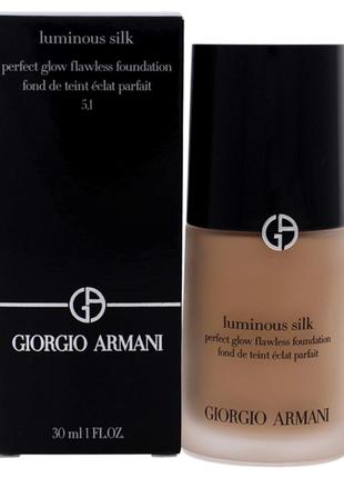 Armani luminous silk тональна основа для обличчя3 фото