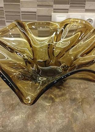 Большая фруктовница, ваза в виде цветка, из резистого стекла (коричневого цвета) винтаж.