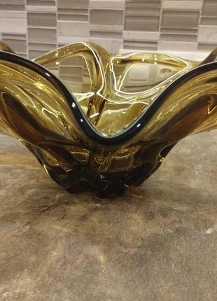 Большая фруктовница, ваза в виде цветка, из резистого стекла (коричневого цвета) винтаж.