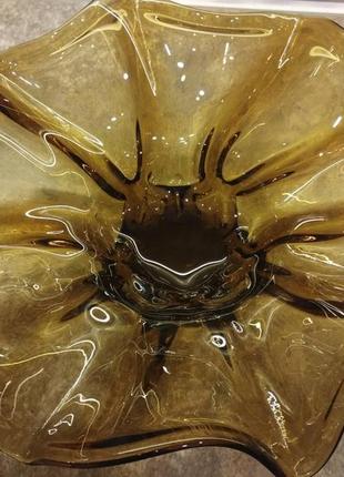 Большая фруктовница, ваза в виде цветка, из резистого стекла (коричневого цвета) винтаж.