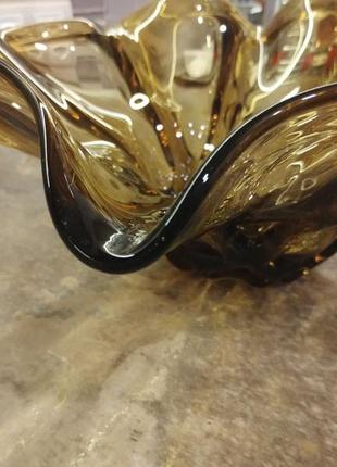 Большая фруктовница, ваза в виде цветка, из резистого стекла (коричневого цвета) винтаж.