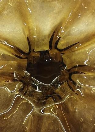 Большая фруктовница, ваза в виде цветка, из резистого стекла (коричневого цвета) винтаж.