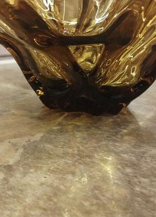 Большая фруктовница, ваза в виде цветка, из резистого стекла (коричневого цвета) винтаж.