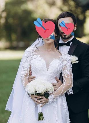 Неймовірна весільна сукня