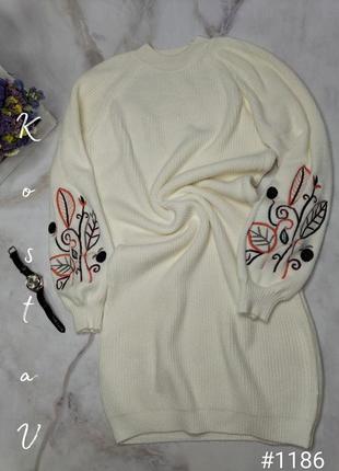 Женское белое теплое трикотажное платье миди с вышивкой, белое теплое вязаное платье, осень, зима3 фото