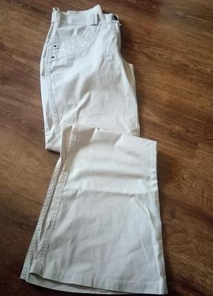 На літо брюки.