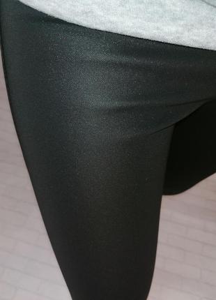 Теплые черные лосины с напылением на флисе. женские лосины с карманами под эко кожа на фли...