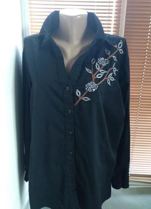 Блузка жіноча чорна з вишивкою1 фото