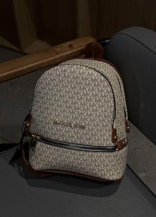 Распродажа!! женские рюкзаки michael kors monogram backpack mini beige5 фото