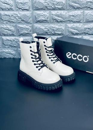 Женские ботинки еcco белые зимние  на меху ecco