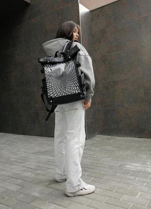 Жіночий рюкзак sambag rolltop hacking чорний принт "illusion"3 фото