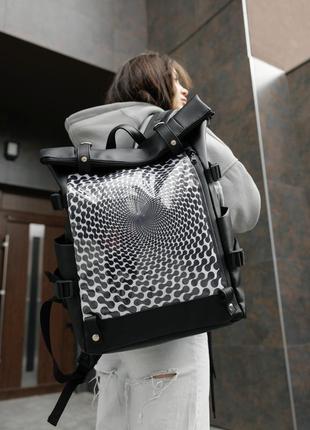 Жіночий рюкзак sambag rolltop hacking чорний принт "illusion"8 фото