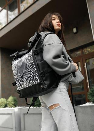 Жіночий рюкзак sambag rolltop hacking чорний принт "illusion"9 фото