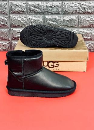 Уггі жіночі класичні на замку натуральна шкіра ugg australia чорні класичні угг