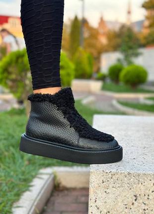 В наявності черевики зима шерпа барашки рептилія