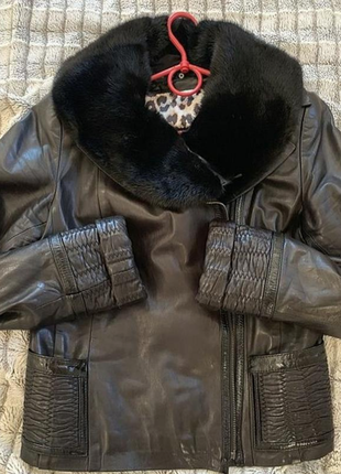 Роскошная кожаная куртка косуха с норковым воротником норка