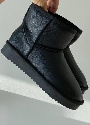 Уггі угги уги угі ugg шкіра (біле лого)