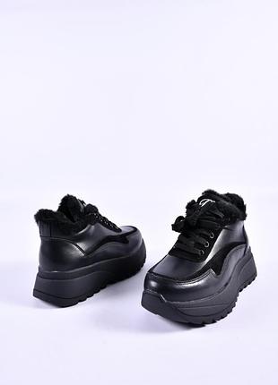 Кроссовки женские из натуральной кожи на меху