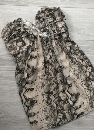 Короткое платье под змеиную кожу h&m