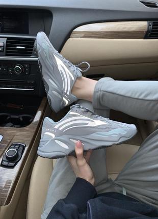 Adidas yeezy boost 700 v2 hospital blue 🔺женские  кроссовки адидас изи 7002 фото