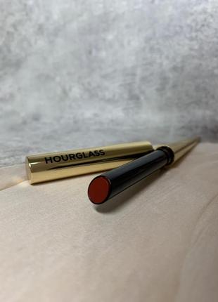 Оригинальный помада для губ hourglassfession ultra slim high intensity refillable lipstick оттенок at night5 фото