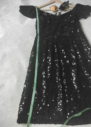 Очаровательное маленькое черное платье в пайетках4 фото