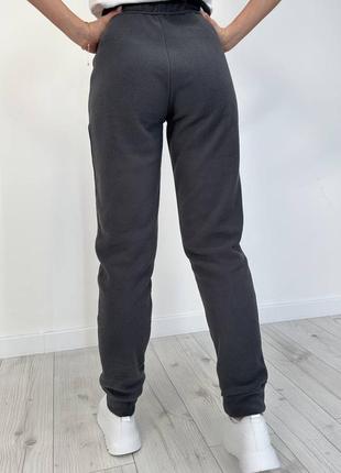 Теплые флисовые брюки с высокой посадкой на резинке с карманами теплые джоггеры по фигуре свободного кроя спортивные6 фото