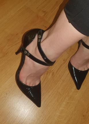 Черные классические лаковые туфли/ладочки острый носок на шпильке asos 5(24 см)